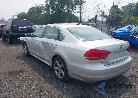 2012 Volkswagen Passat 2.5L Se из США, поврежденный, VIN 1VWBP7A39CC099570